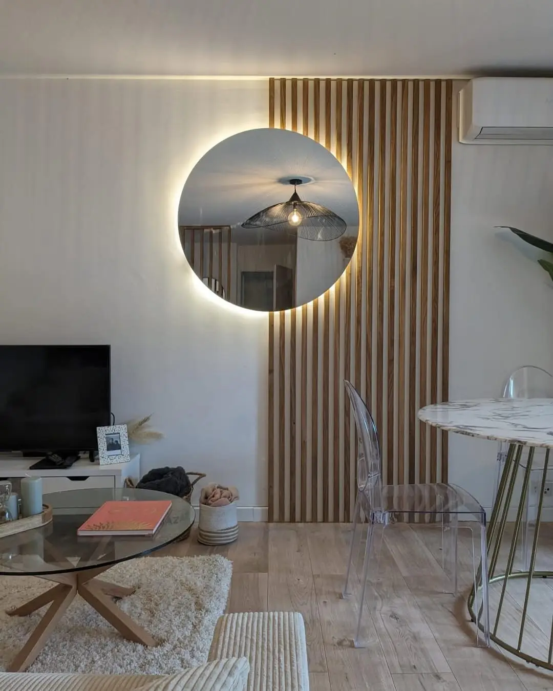 Meuble d'entrée sur mesure en mélaminé chêne avec miroir et LED intégrés