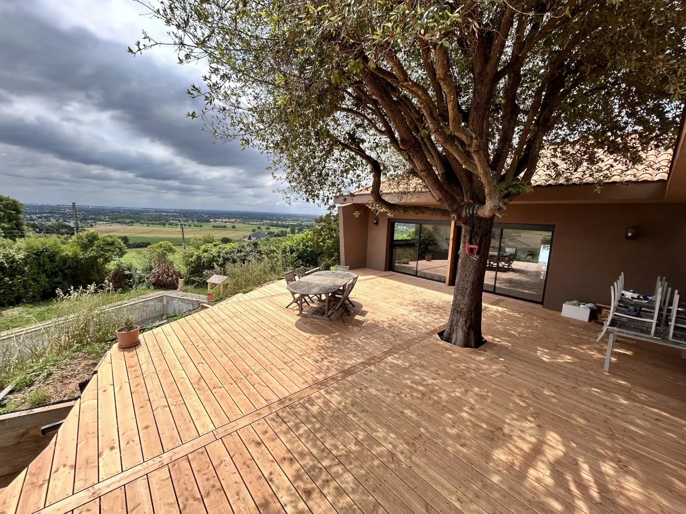Terrasse en bois sur mesure réalisée dans le Lauragais
